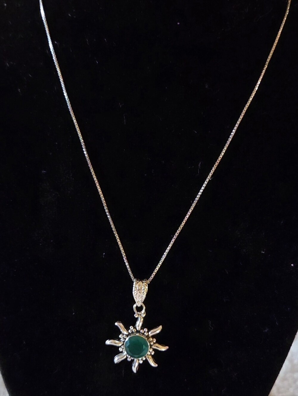 The Silver Mesa Sterling Silver Green Chalcedony Sunburst Pendant Necklace 16"